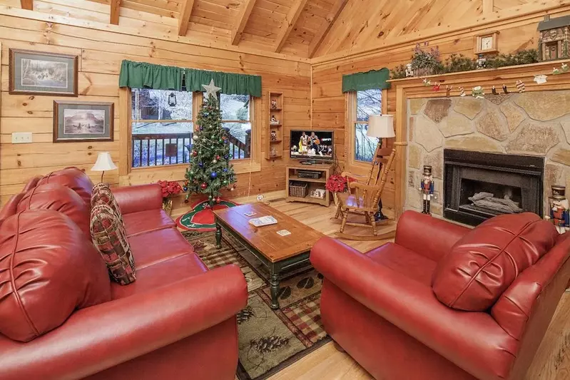 cabin decorated for christmas