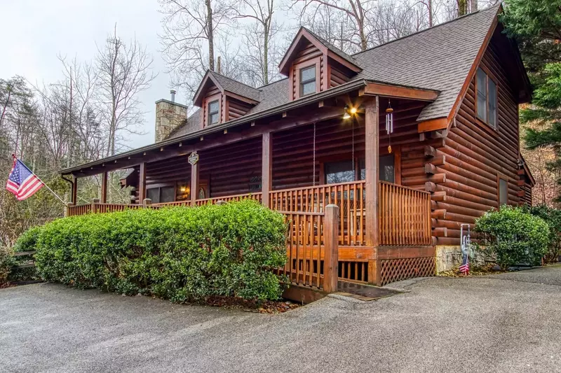Bear Mountain Memories 6 bedroom cabin in Pigeon Forge