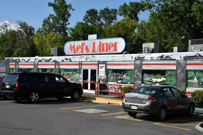 mel's classic diner