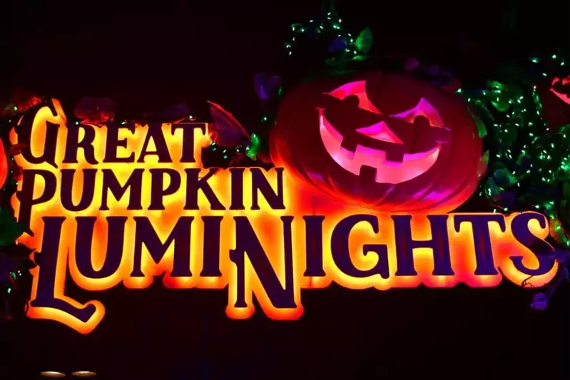 great pumpkin luminights at dollywood