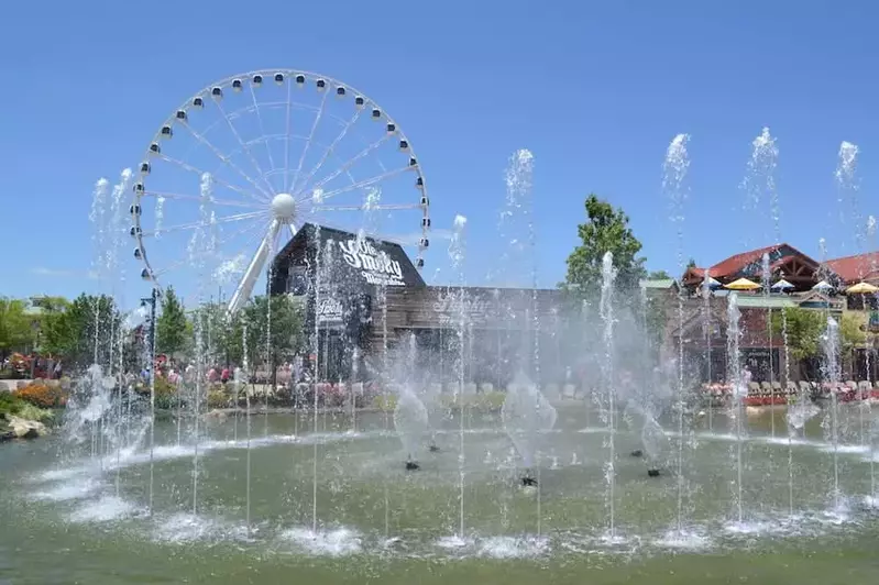 island show fountain