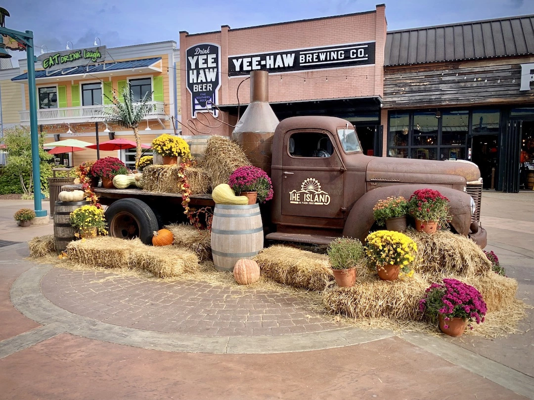 The Island Fall Decor 1