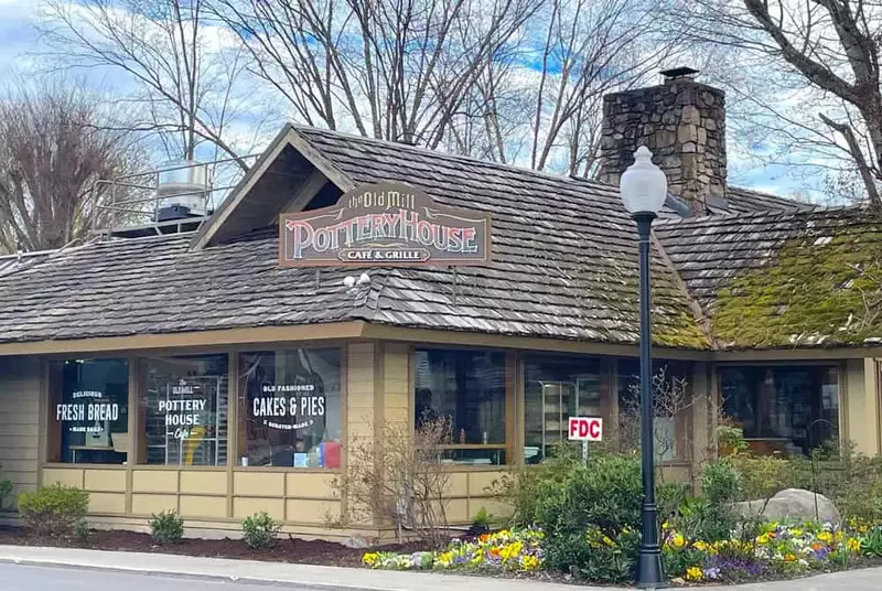Pottery House Cafe in Pigeon Forge